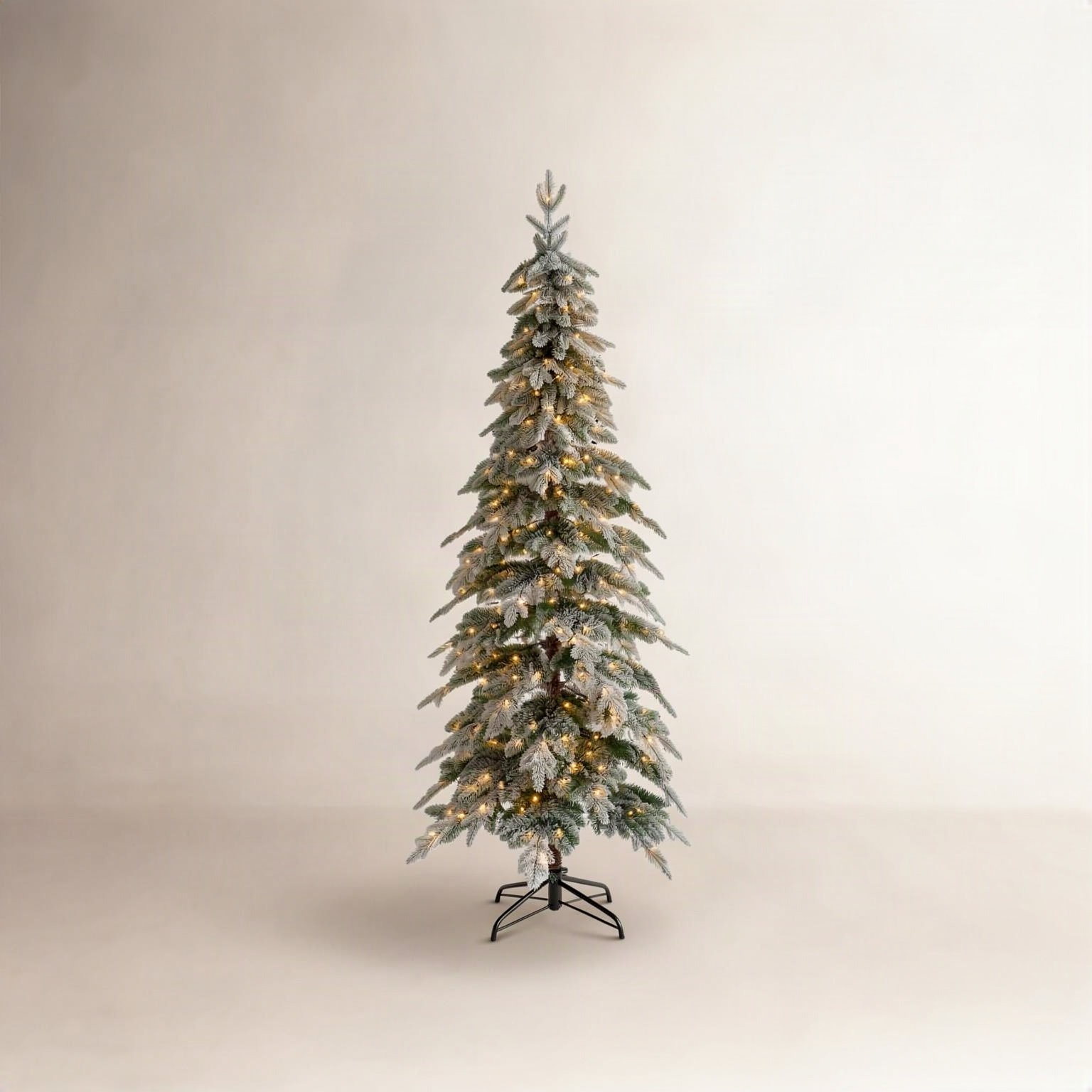 Hersi Frosted 9' Pre-Lit Spruce Christmas Tree, 7.5 ft