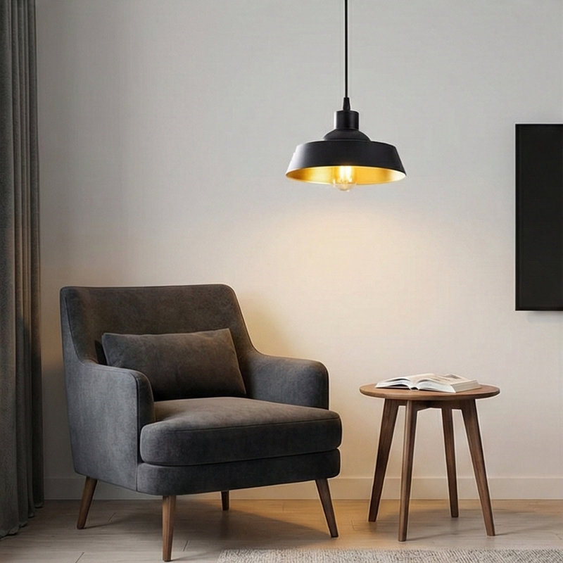 Luminaire suspendu simple en métal