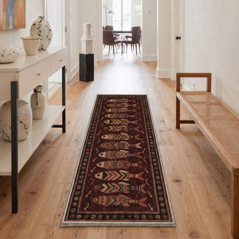 Tapis de couloir oriental rouge / brun clair avec passe-partout Fish, Runner 2'6" x 8'