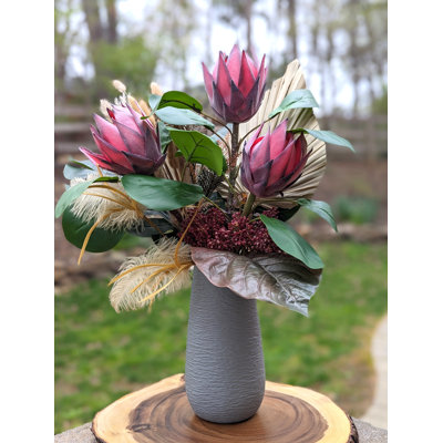 Protea arrangement dans un vase