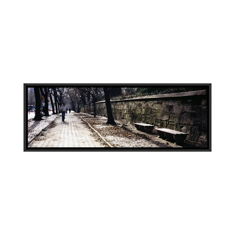 « central park, new york city », reproduction de photo sur toile, H 24 po x l 72 po x P 1,5 po, Toile avec cadre noir