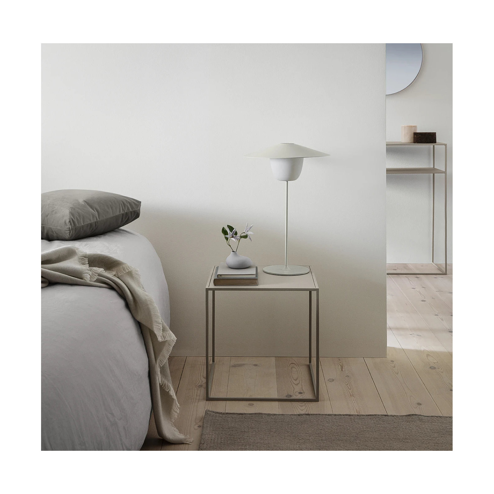 NONA Porcelain Table Mini Vase 3 Piece Set, Microchip