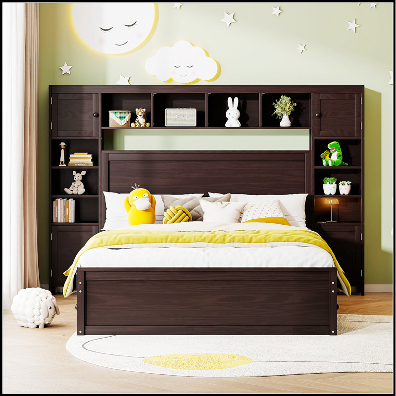 Lit en bois de pin massif avec armoire intégrée, tablette et prises de courant pour un rangement et une commodité améliorés