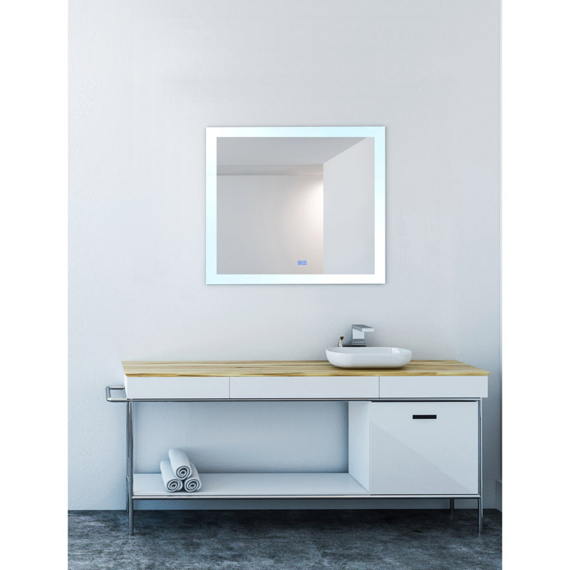 DEL blanc mat de notre collection Abigail, H 36 po x l 40 po