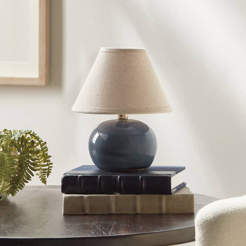 Mini lampe de table en céramique Oscar, Bleu, H 8 po x l 6,5 po x P 6,5 po, Crème, crème
