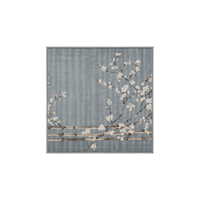 Tapis gris soyeux et moelleux