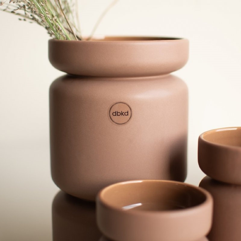 Neck Vase, Brown