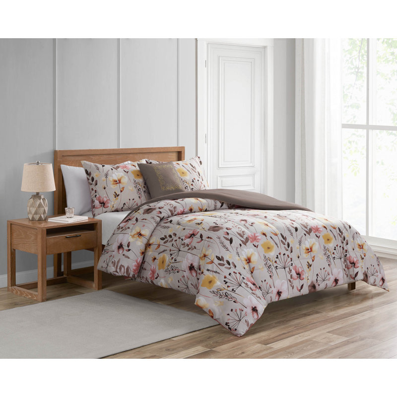 Zoa 4 Piece Comforter Set, King Comforter + 3 Additional Pieces