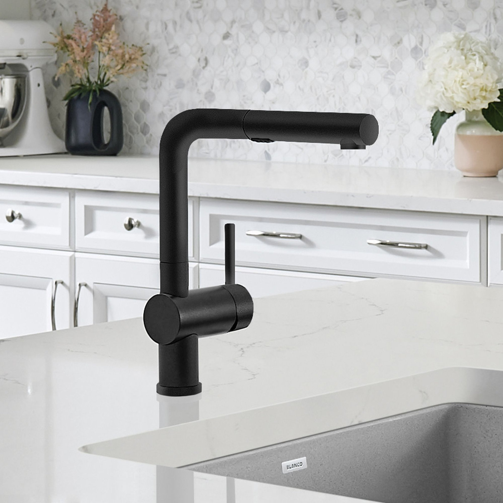 Linus Low Arc Pull-Out Kitchen Faucet, Anthracite