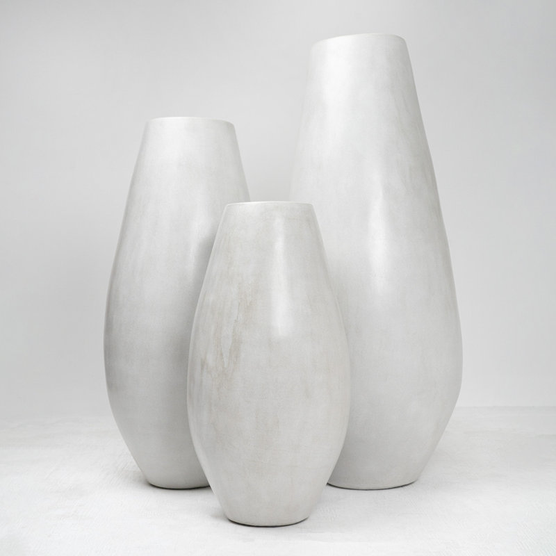Vase de plancher en ciment fait à la main