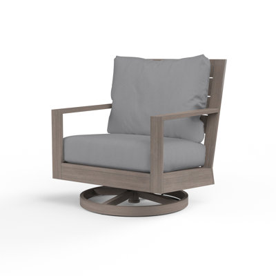 Chaise longue pivotante d'extérieur avec coussins Sunbrella Laguna