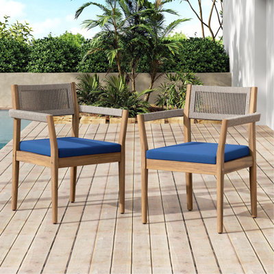 Ensemble de 2 chaises de salle à manger tressées en bois d'acacia d'extérieur - aspect teck avec coussins de corde beige marine, meubles de patio toutes saisons pour le jardin, la piscine et la cour (style durable)