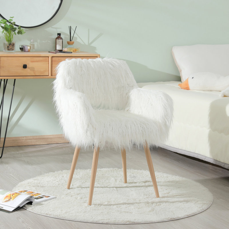 Fauteuil rembourré avec pieds en métal