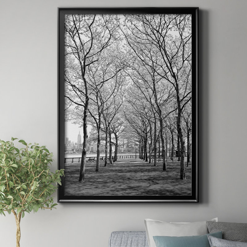 «Pier a Park» par J Paul - reproduction de photo sur toile encadrée, H 30,5 po x l 42,5 po x P 1,5 po, Noir