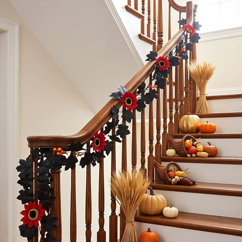 Guirlande de feuilles d'érable artificielles avec tournesols, citrouilles et baies, idéale pour décorer une cheminée, une porte, un mur ou un porche à l'occasion de Thanksgiving.