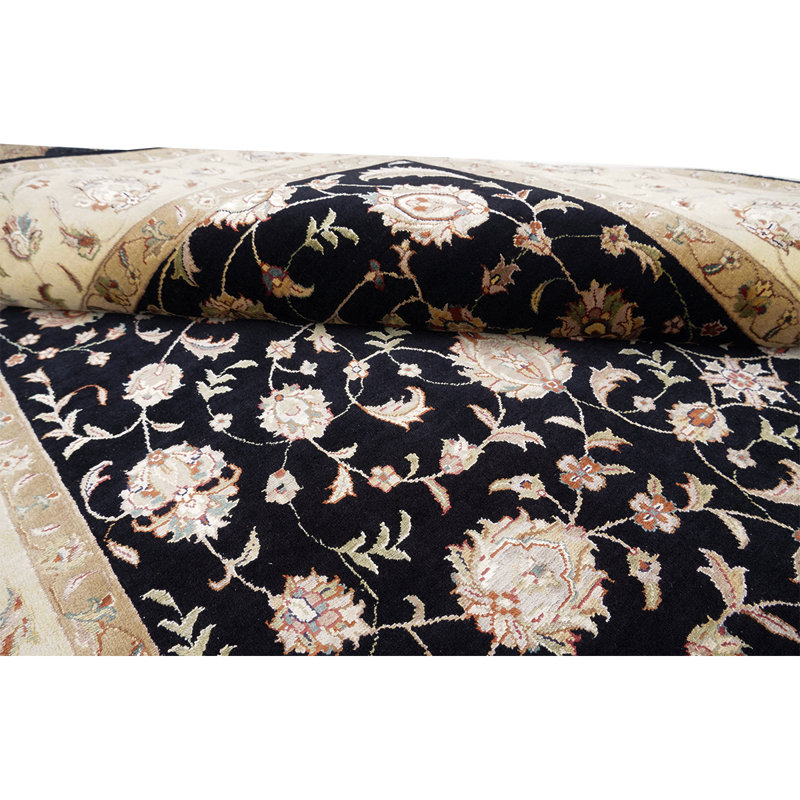 Intricately Hand Woven Wool Oriental Area Rug, Rectangle 8' x 10'