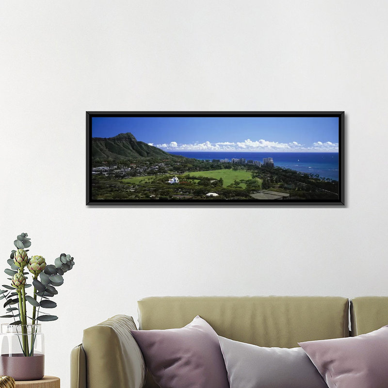 Reproduction de photo panoramique sur toile Waikiki Oahu, H 12 po x l 36 po x P 1,5 po, Cadre noir