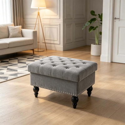 Pouf de rangement élégant capitonné avec garniture cloutée, repose-pieds multifonctionnel et solution de rangement pour les salons