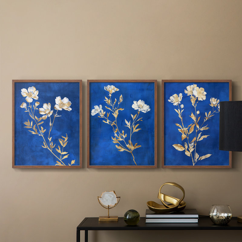 Étude florale XXV - ensemble de 3 estampes numériques - prêt à accrocher, H 28 po x l 66 po, Noyer