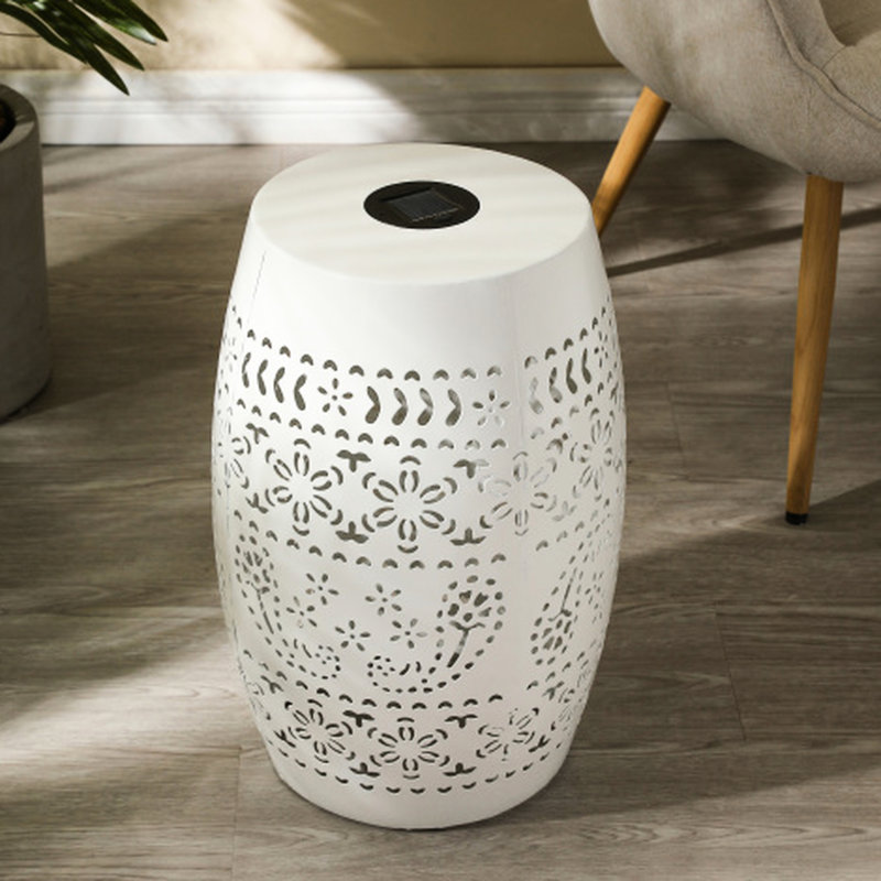 Table d'appoint solaire en fer blanc, multi-usage pour le bureau et le balcon, jette un motif de fleurs en forme de table alimentée par la nuit