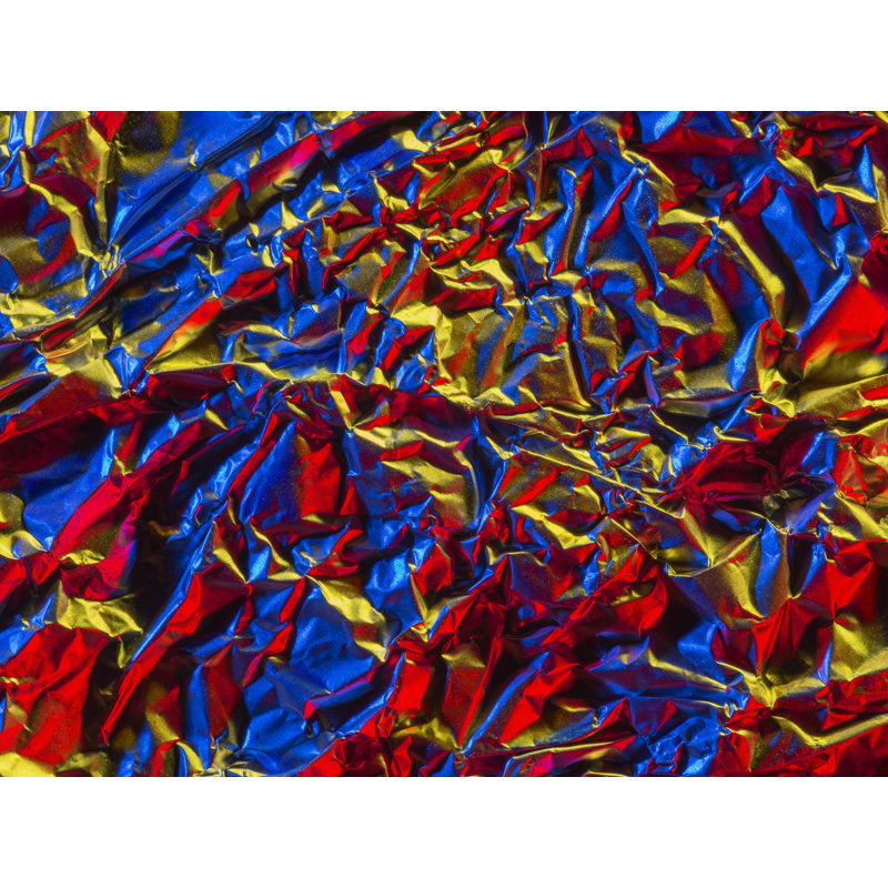 Aluminium Foil par Philippe Yearoux - photographie encadrée, H 17,2 po x l 21,2 po, Cadre noir