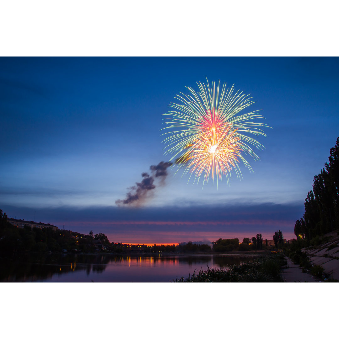 Feuerwerk bei Nacht - Kunstdrucke auf Leinwand