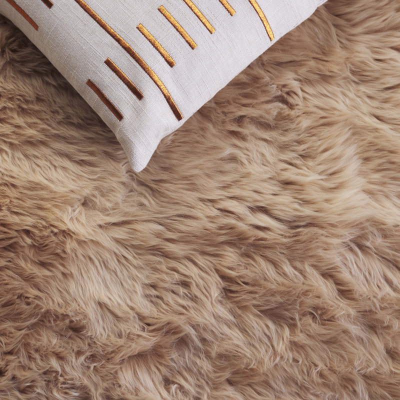 Tapis beige en peau de mouton Pavlova, Tapis de couloir 2 pi x 8 pi 5 po