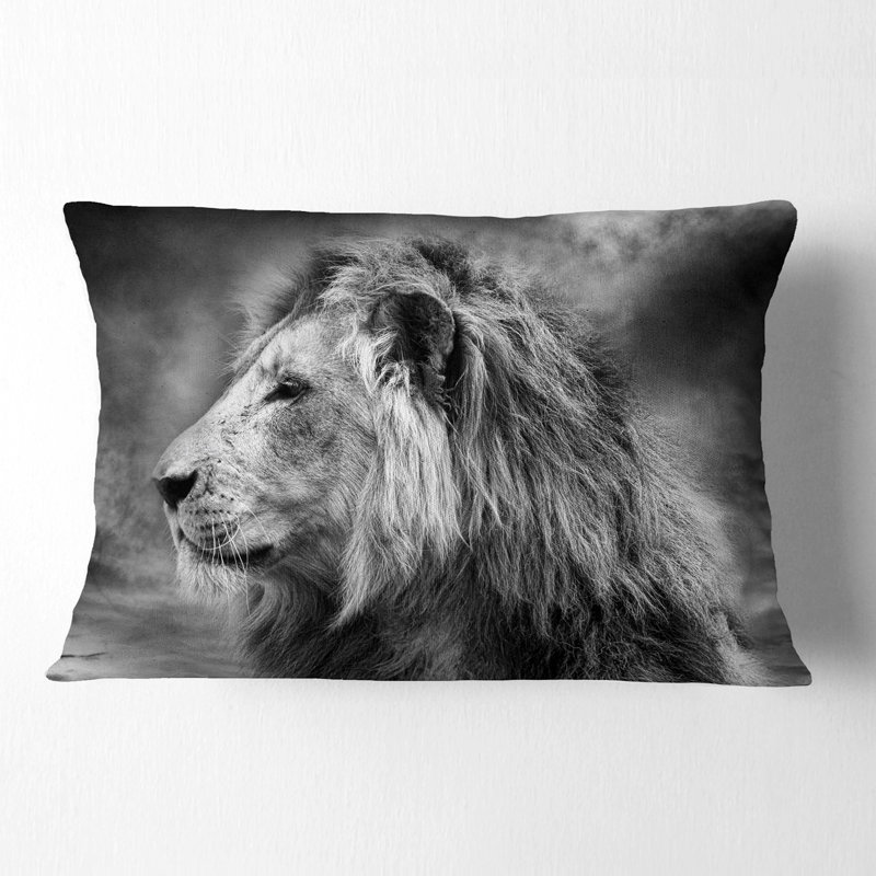 Coussin décoratif gris à motif de lion d'Afrique sauvage