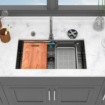 Évier de cuisine encastrable 33 po noir - 33 po x 16,72 po x 10 po à simple cuve en acier inoxydable avec robinet rétractable et laveuse à tasses