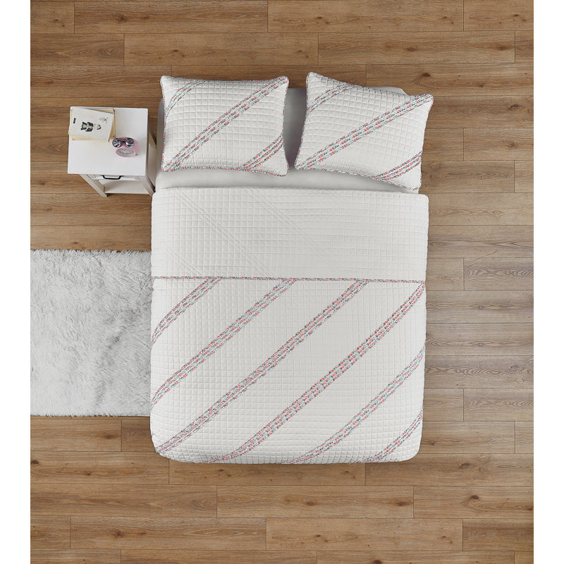 Polyester Quilt, Queen Comforter  + 2 Shams