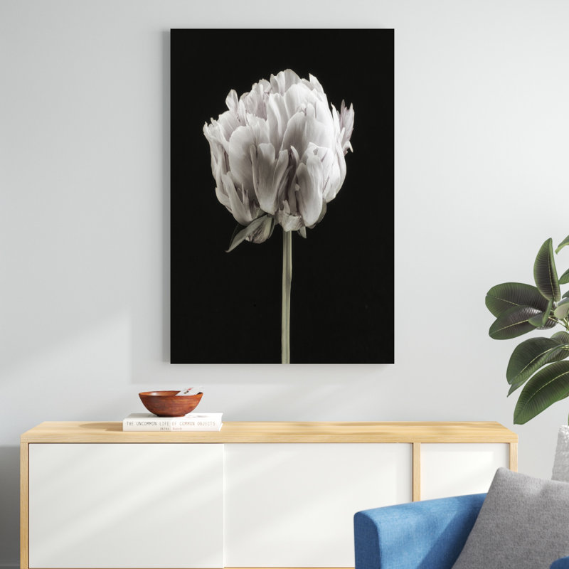 Portrait de pivoine rosée II, H 48 po x l 32 po x P 1,25 po