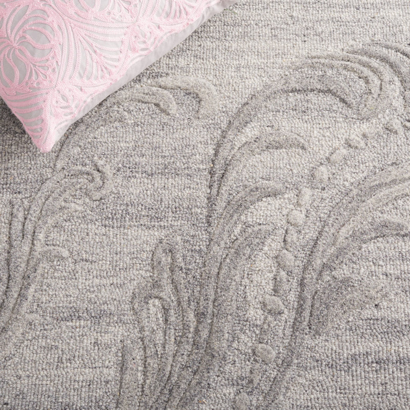 Floral Hand Tufted Wool/Cotton Floral Rug in Gray, Rectangle 5' x 8'