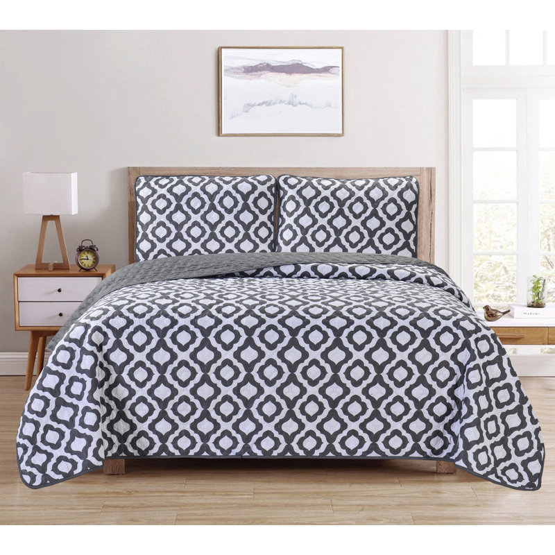 Quilted Geometric Shapes Quilt, Full/Double Quilt + 2 Standard Shams