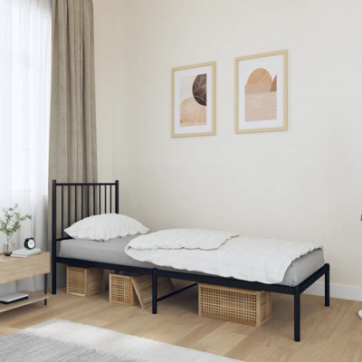 Lidwina Metal Bed