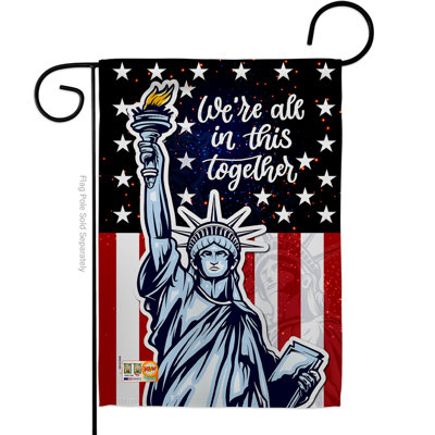 Nous avons même des impressions décoratives de polyester de 2 côtés 19 po x 13 po. drapeau de jardin