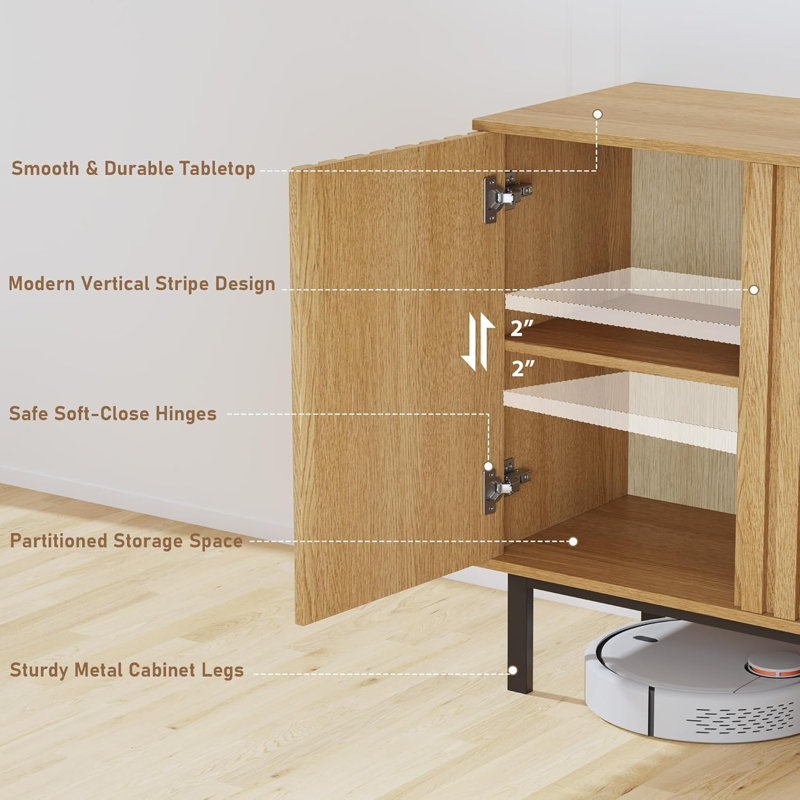 Buffet autoportant en bois avec portes cannelées et rangement réglable, 3 Portes