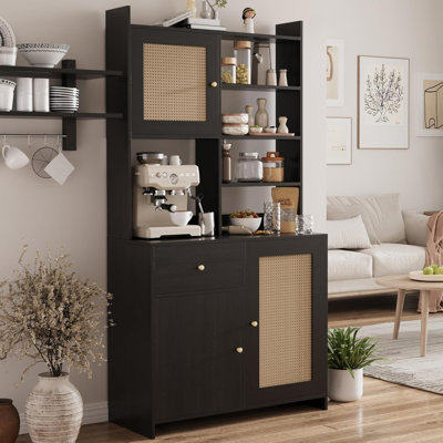 Armoire de cuisine Farmhouse - grand bahut de rangement de 71 po avec 3 tablettes réglables, support pour micro-ondes, tiroir, portes en rotin - grand buffet pour salle à manger, salon