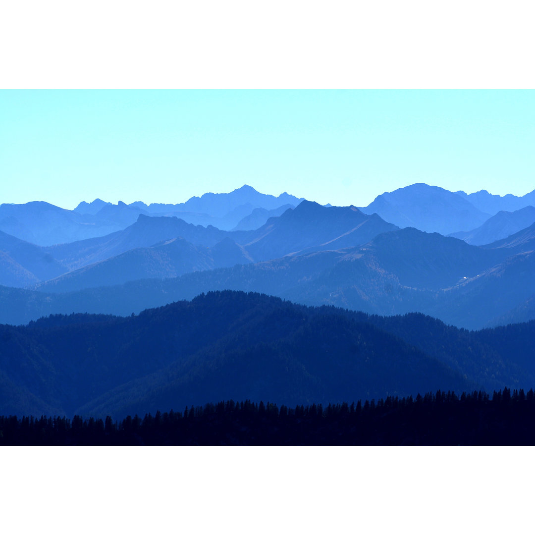 Majestätische Berglandschaft von Ra-photos - Drucken