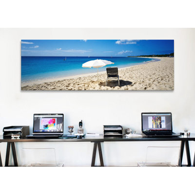 «Single Beach Chair and Umbrella on Sand, Saint Martin, French West Indies», reproduction de photo sur toile tendue