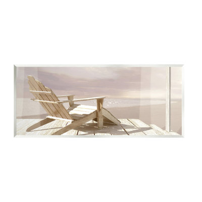Chaise surplombant la plage, art mural par Noah Bay