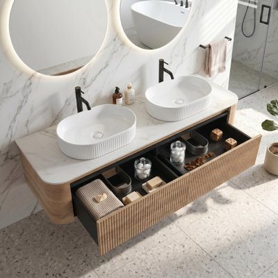 Meuble-lavabo en contreplaqué 60 po avec 2 lavabos vasques en céramique rayés ovales blancs, armoire murale en chêne miel avec porte-serviettes et tiroirs, sans bonde ni robinet, pré-assemblé