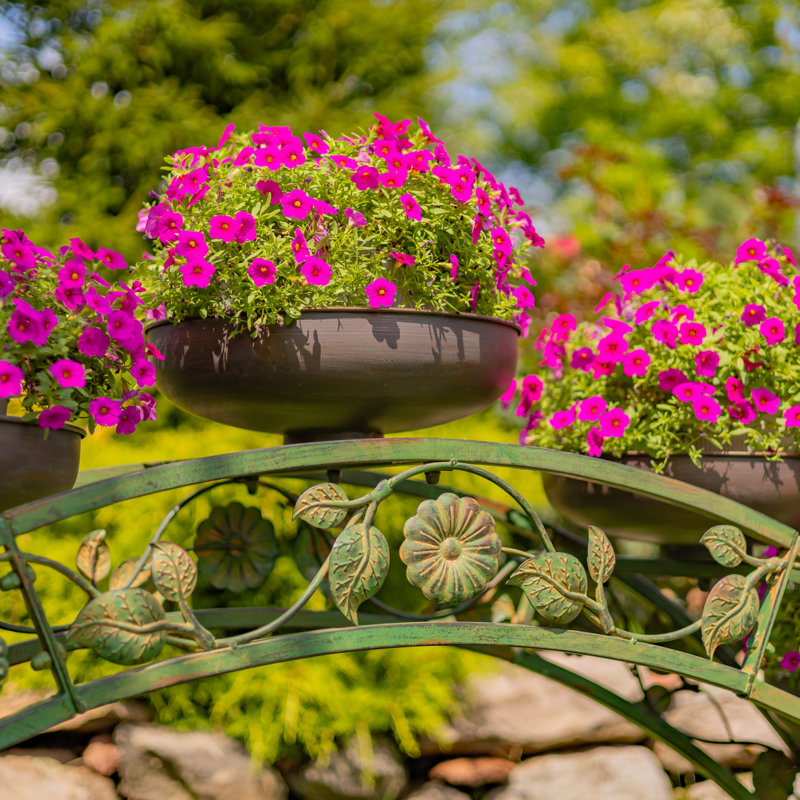 Capelletti Elevated Planter, Green