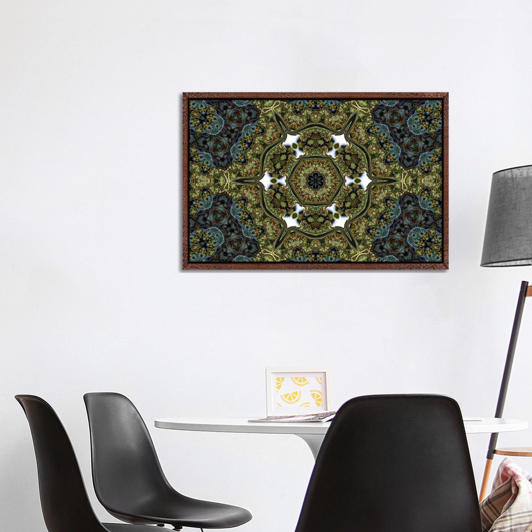 Cannabis Kaleidoscope II von Naum Dorkhman - Galerie-umwickelte Leinwand Giclée auf Leinwand