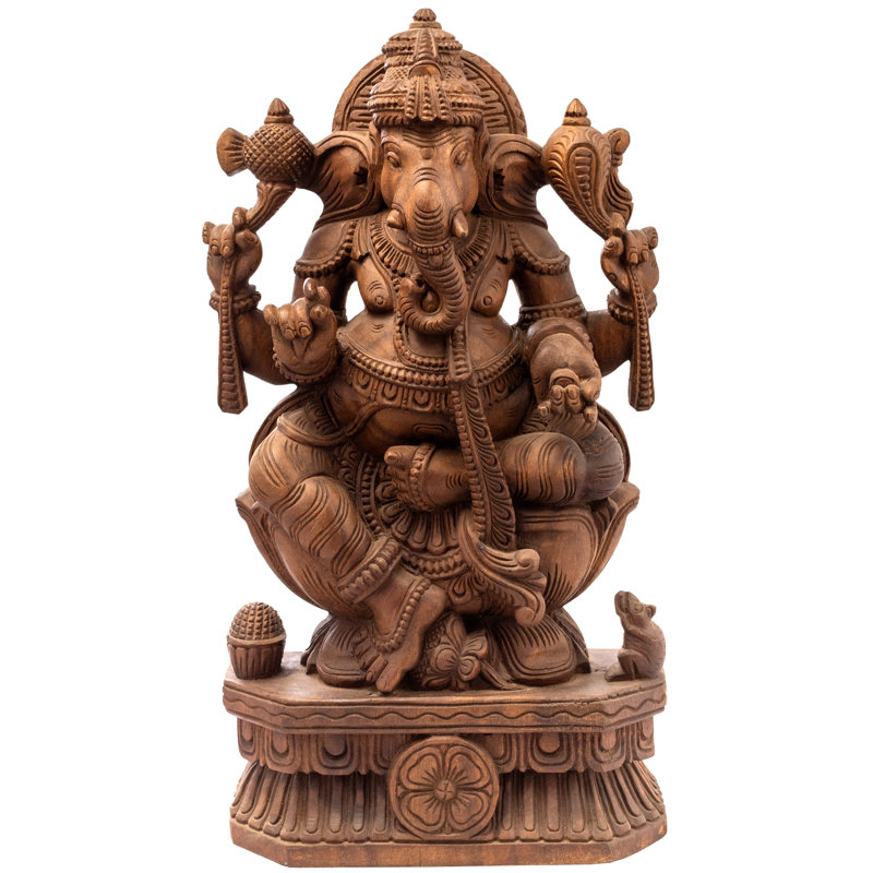 Lord Ganesha assis sur un siège de lotus