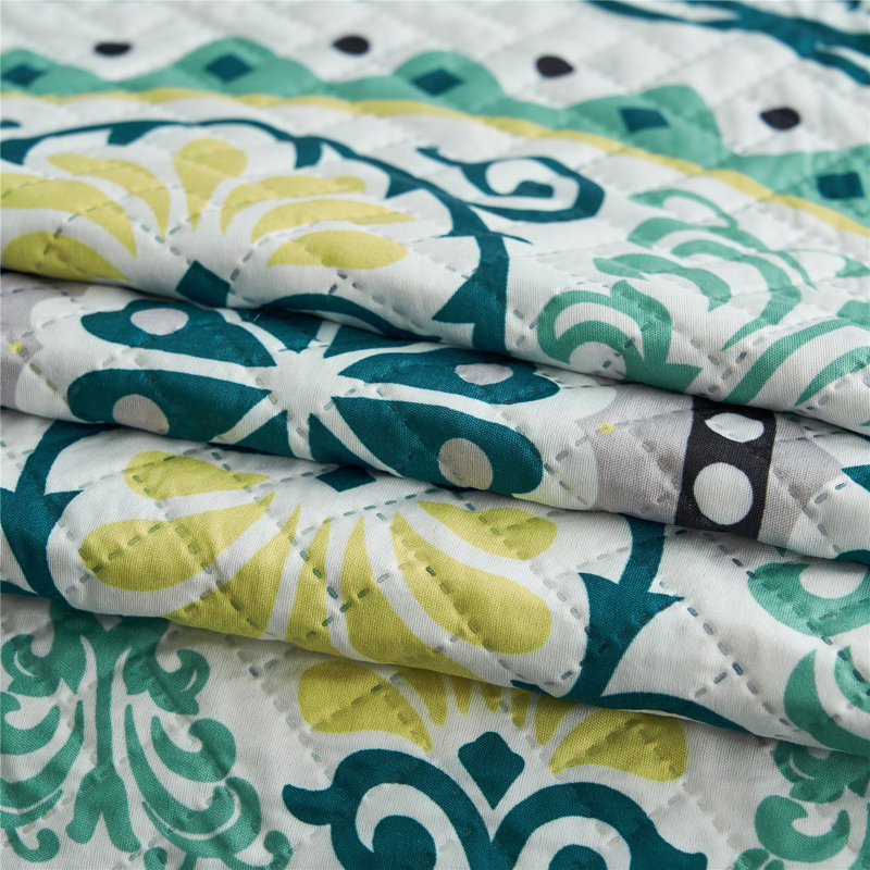 Quilt, Queen Quilt +2 Standard Shams, Floral 1