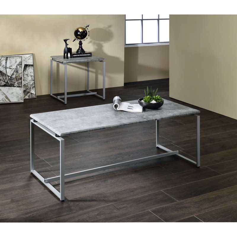 3 tables basses et tables de bout en faux béton 3 pièces en argent, de conception rectangulaire pour l'espace de vie principal, matériaux en acier, plateau fixe non-rangement, 22 tables de largeur, 18 de hauteur argent, structure, non