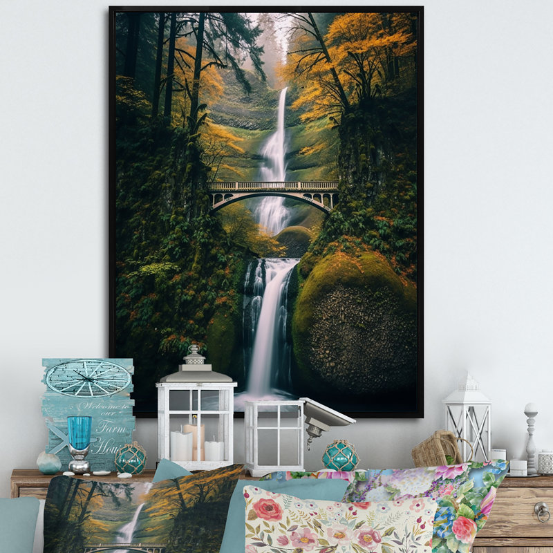Oregon Multnomah Falls, paysage sur toile, H 32 po x l 16 po x P 1 po, Cadre flottant noir