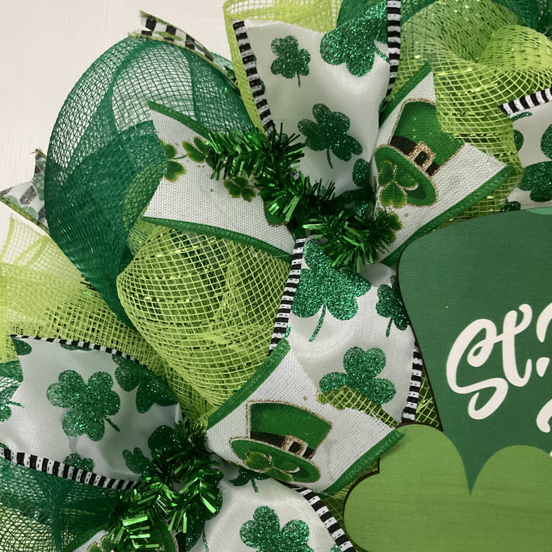 Joyeuse couronne de la Saint-Patrick avec chapeau de lutin