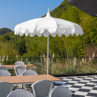 7ft patio umbrellas Commercial Wooden Market Umbrella 6-Rib for Bistro/Events A beach and camping patio umbrella with a 7ft diameter 7ft Vintage Outdoor Patio Umbrella