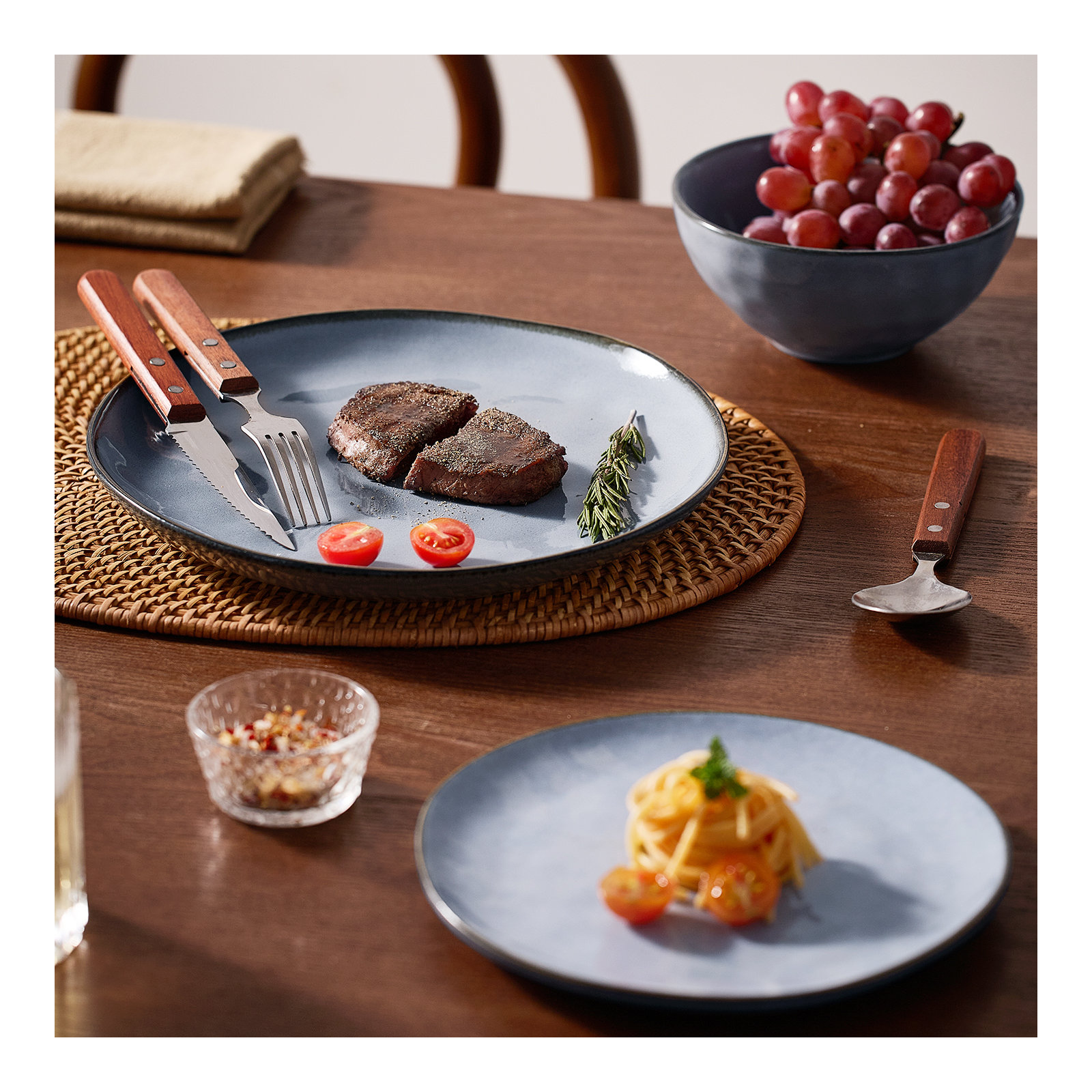 Leny 12-Piece Stoneware Dinnerware Set - Service for 4, Blue